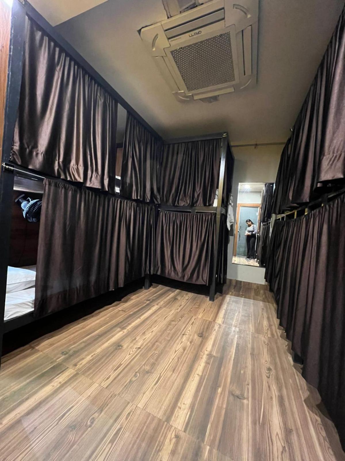 10-Bed Mixed Dormitory Room