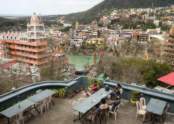 Bunkstay Coworking Hostel & Glamping Tapovan